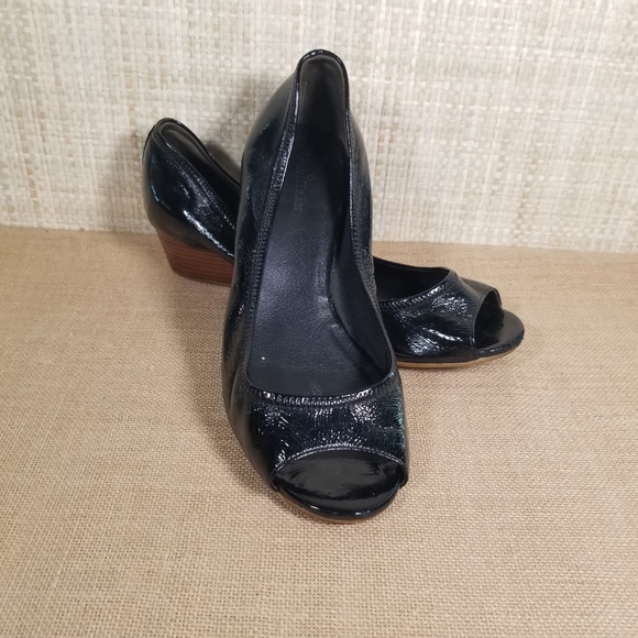 Nike Air Open Toe Shoes - Picture 2 of 8